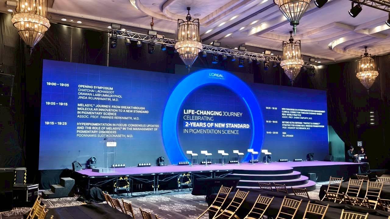 Medical symposium LED display installation